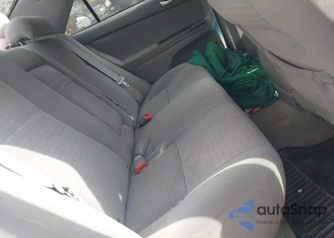 2005 Toyota Camry Le z USA, uszkodzony, nr VIN 4T1BE32K45U541848